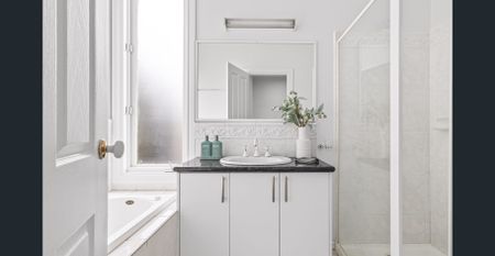 Modern 4-Bedroom House in Prime Hawthorn East Location - Photo 5