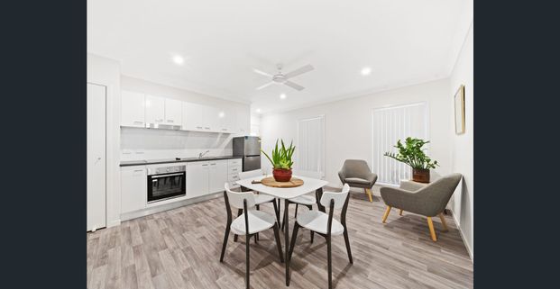 MODERN, FULLY FURNISHED, STUDIO APARTMENT - Photo 1