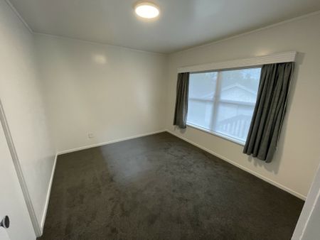 Hillcrest - 2 Bedroom - Photo 2