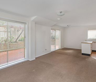 WELL PRESENTED TWO BEDROOM TOWNHOUSE – PRIME EAST GOSFORD LOCATION - Photo 4