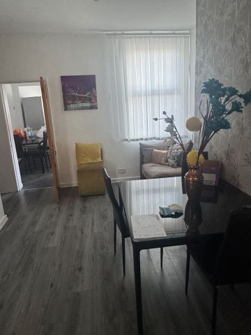 2 Bed Terraced House, Barringtonstreet, M11 - Photo 3
