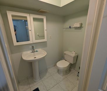 For Lease - 14 Thornway Avenue, Vaughan, Ontario - Photo 6