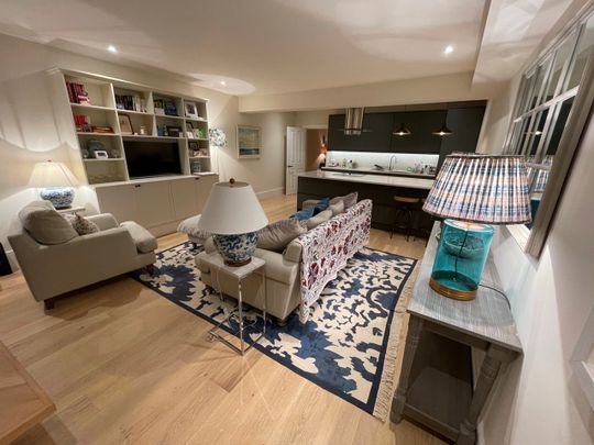 1 Bed Flat, Chepstow Crescent, W11 - Photo 1