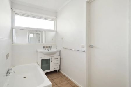 Family home in great location - Photo 4