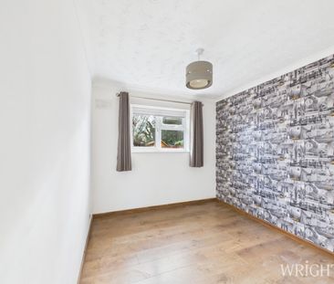 3 bedroom Mid Terraced House - Ferrier Road, Stevenage - Photo 4