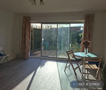 3 bedroom terraced house to rent - Photo 2