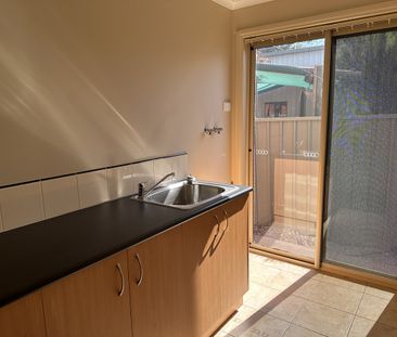2 / 110 Swallow Street, Shepparton VIC 3630 - Photo 5