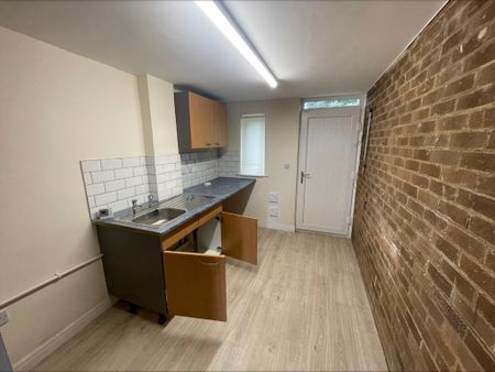 4 bedroom detached house to rent - Photo 5