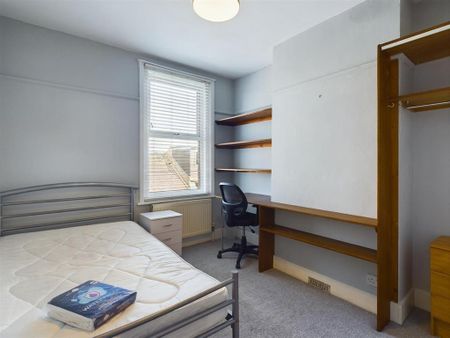 5 bedroom terraced house to rent - Photo 3