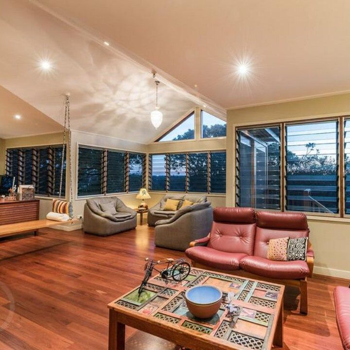 Highgate Hill - Photo 1