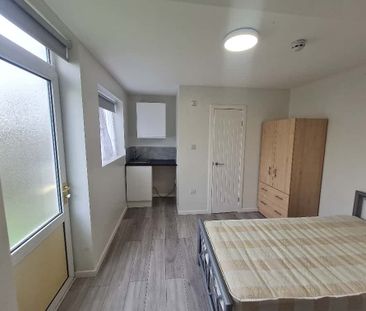 Studio Flat, High Level Drive, SE26 - Photo 4