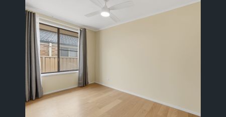 Family home in Killarney Vale - Photo 4