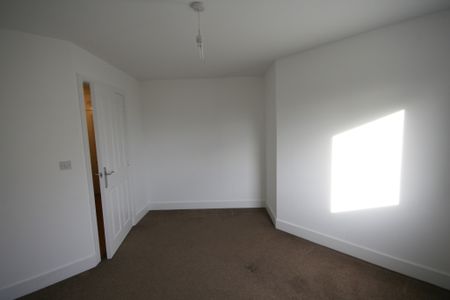 Suffolk Drive, Gloucester, with dedicated parking - Photo 5