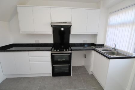 3 bedroom terraced house to rent - Photo 5