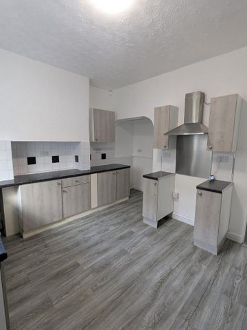 2 bedroom terraced house to rent - Photo 3