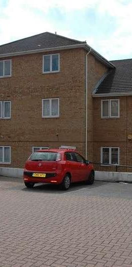 Collier Row Road, Romford, RM5 - Photo 1