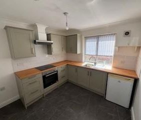 3 bedroom detached bungalow to rent - Photo 4