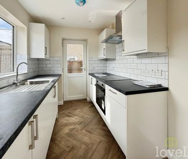 3 bedroom semi-detached house to rent - Photo 4