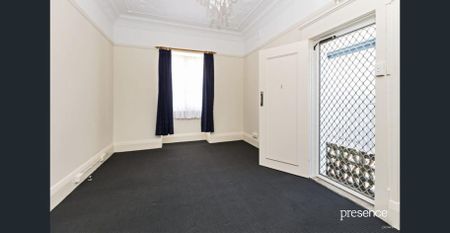 SPACIOUS 2-BEDROOM FLAT IN THE HEART OF COOKS HILL - Photo 4
