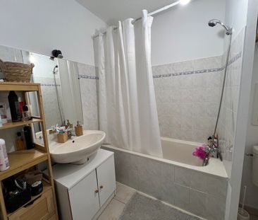 Location Appartement 2 pièces 37m² ORLEANS 45000 - Photo 5