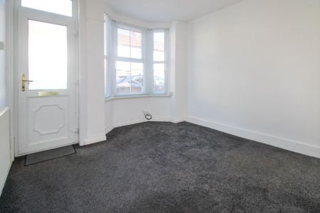 2 bedroom end of terrace house to rent - Photo 2