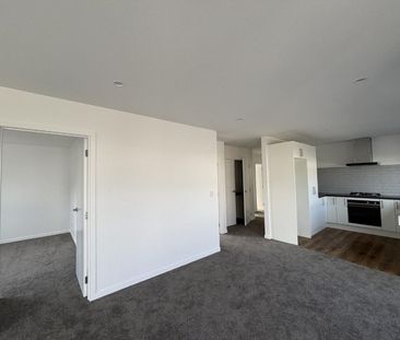 Modern Tawhero home - Photo 3