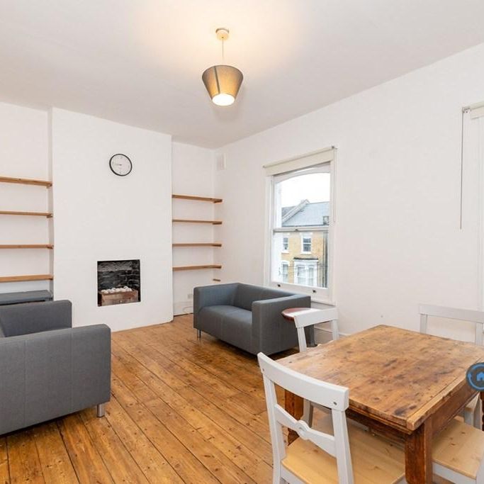 3 bedroom flat to rent - Photo 1