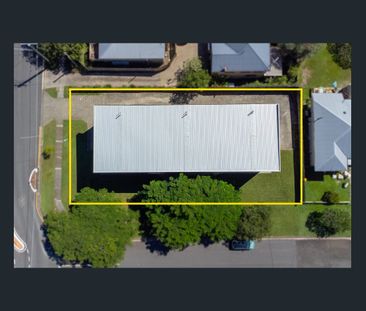 Spacious unit with modern kitchen - Photo 6