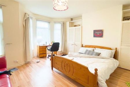 190 Ormeau Road, Belfast, BT7 2ED - Photo 2