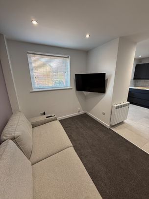 Room in a Shared Flat, Barrique Road, NG7 - Photo 1