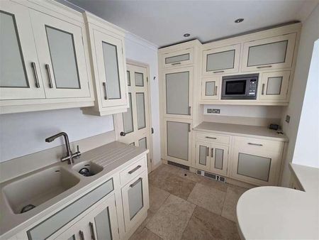 Truro, TR1 - Photo 5