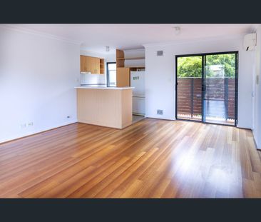 4/177 Oxford Street, Leederville, WA 6007 - Photo 6
