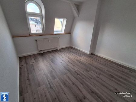 große 3 Zimmer Wohnung schöner Altbau DG - Photo 2