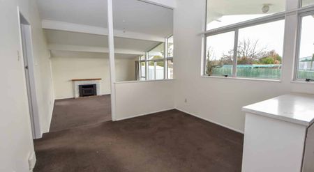 3 bedroom home - Photo 2