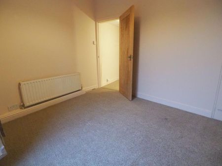 2 bedroom end of terrace house to rent - Photo 5