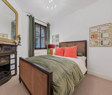 3 bedroom flat to rent - Photo 6