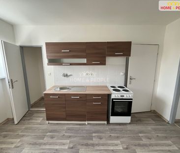 Pronájem bytu 2+1 71 m², Závodu míru 581, Karlovy Vary - Photo 2