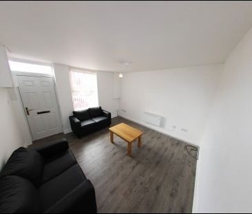 1 bedroom duplex flat in Leeds - Photo 2