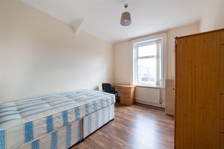 4 bedroom terraced house to rent - Photo 4