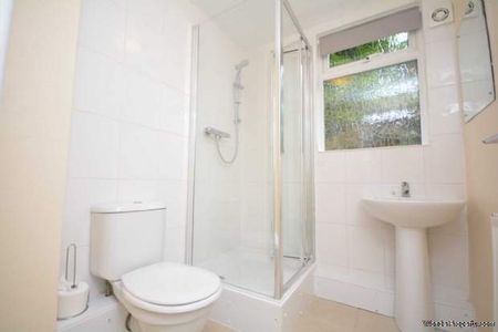 3 bedroom property to rent in Chesham - Photo 3