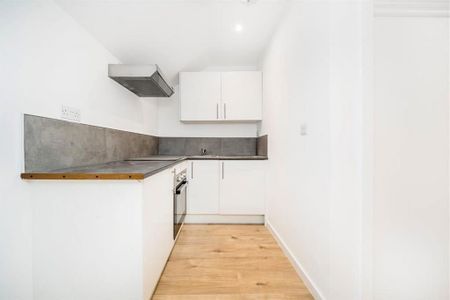 Studio to rent - Photo 2