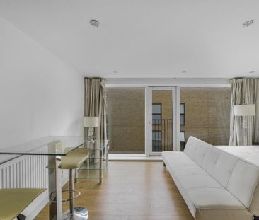 Studio to rent - Photo 2