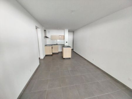 Location Appartement 3 Pièces 64 m² - Photo 5