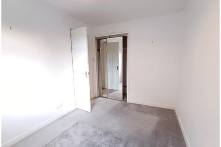 2 bed flat for rent in Maybury - Photo 5