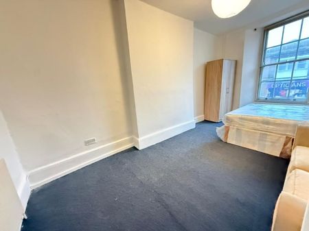 Deptford Broadway, London - Photo 3