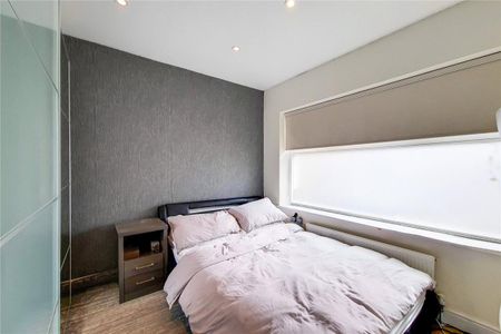 4 bedroom house in London - Photo 4