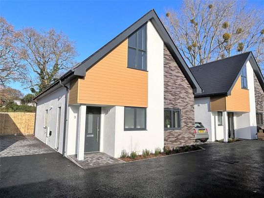 3 bedroom chalet to rent - Photo 1