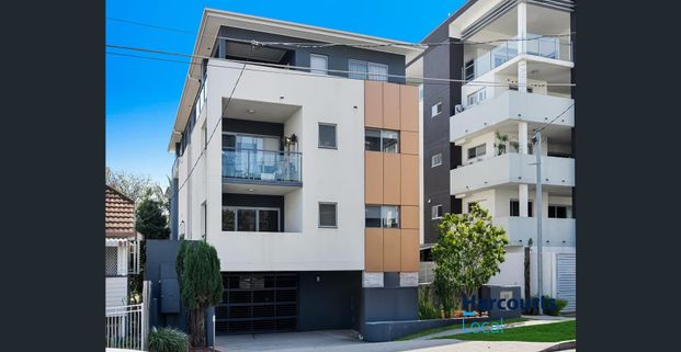 Tidy, Airy & So Handy! - Photo 1