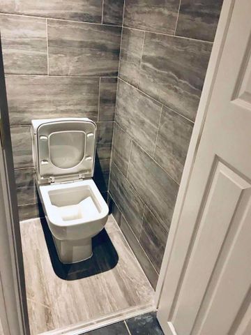 1 bedroom in a house share to rent - Photo 4