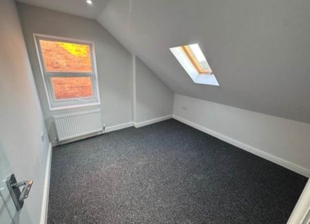 Price £1,450 pcm - Available Now - Unfurnished - Photo 2